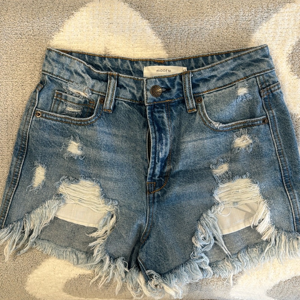 BNWOT Hidden Brand denim cut off shorts